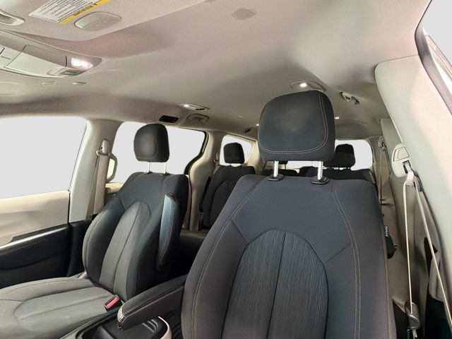 Used 2019 Chrysler Pacifica Touring Plus w/ Advanced Safetytec Group FWD image 19