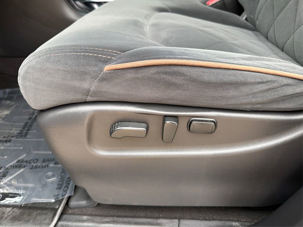 Used 2017 Nissan Armada SV w/ Interior Lighting Package image 19