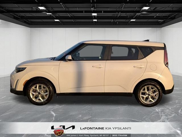 Used 2024 Kia Soul LX w/ Option Group 015 image 2