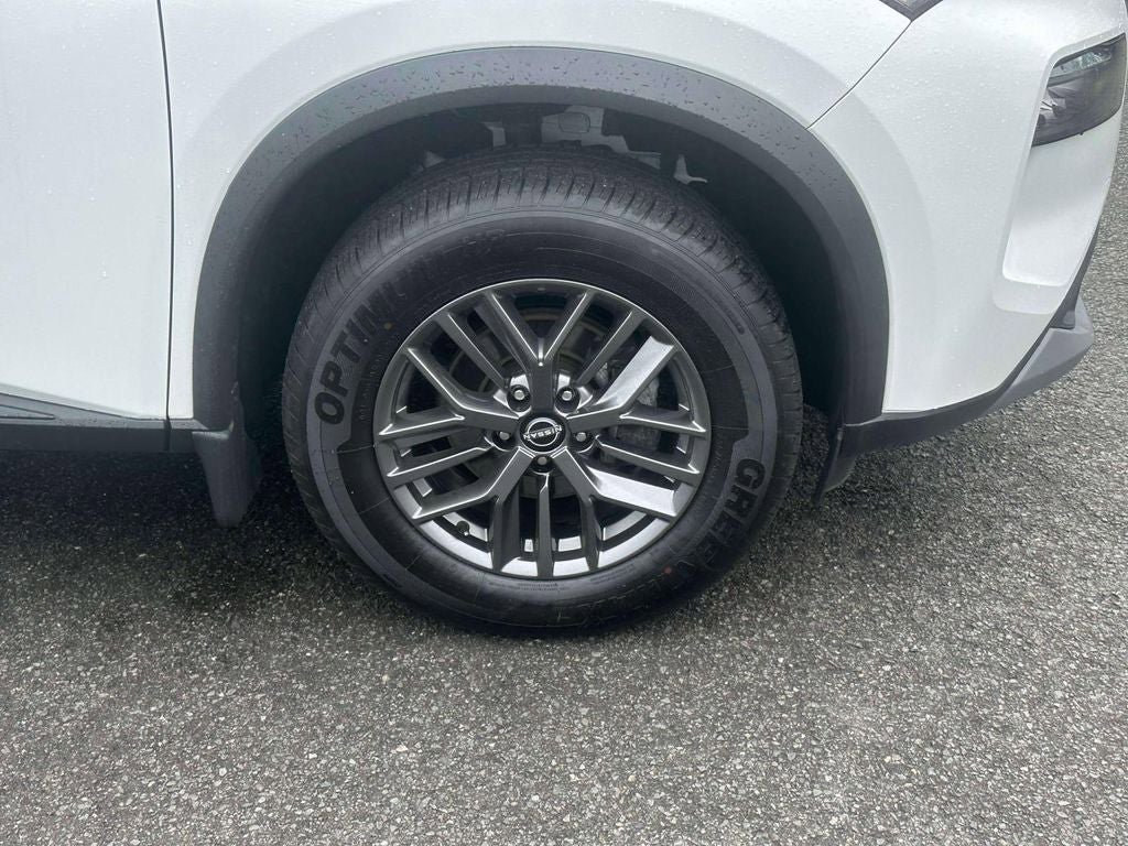 Used 2023 Nissan Rogue S AWD/4WD image 7