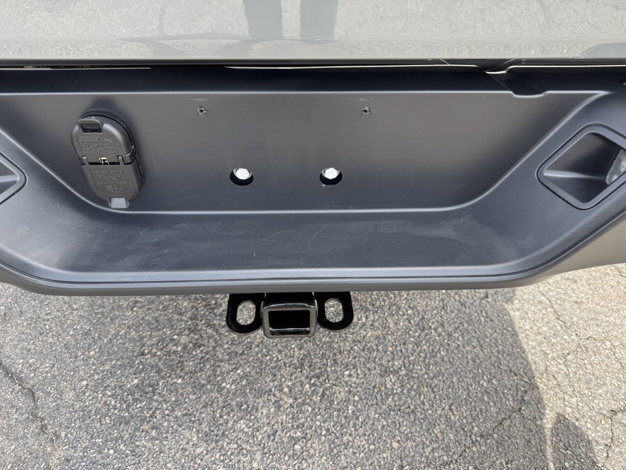 Used 2022 Jeep Gladiator Willys AWD/4WD image 17