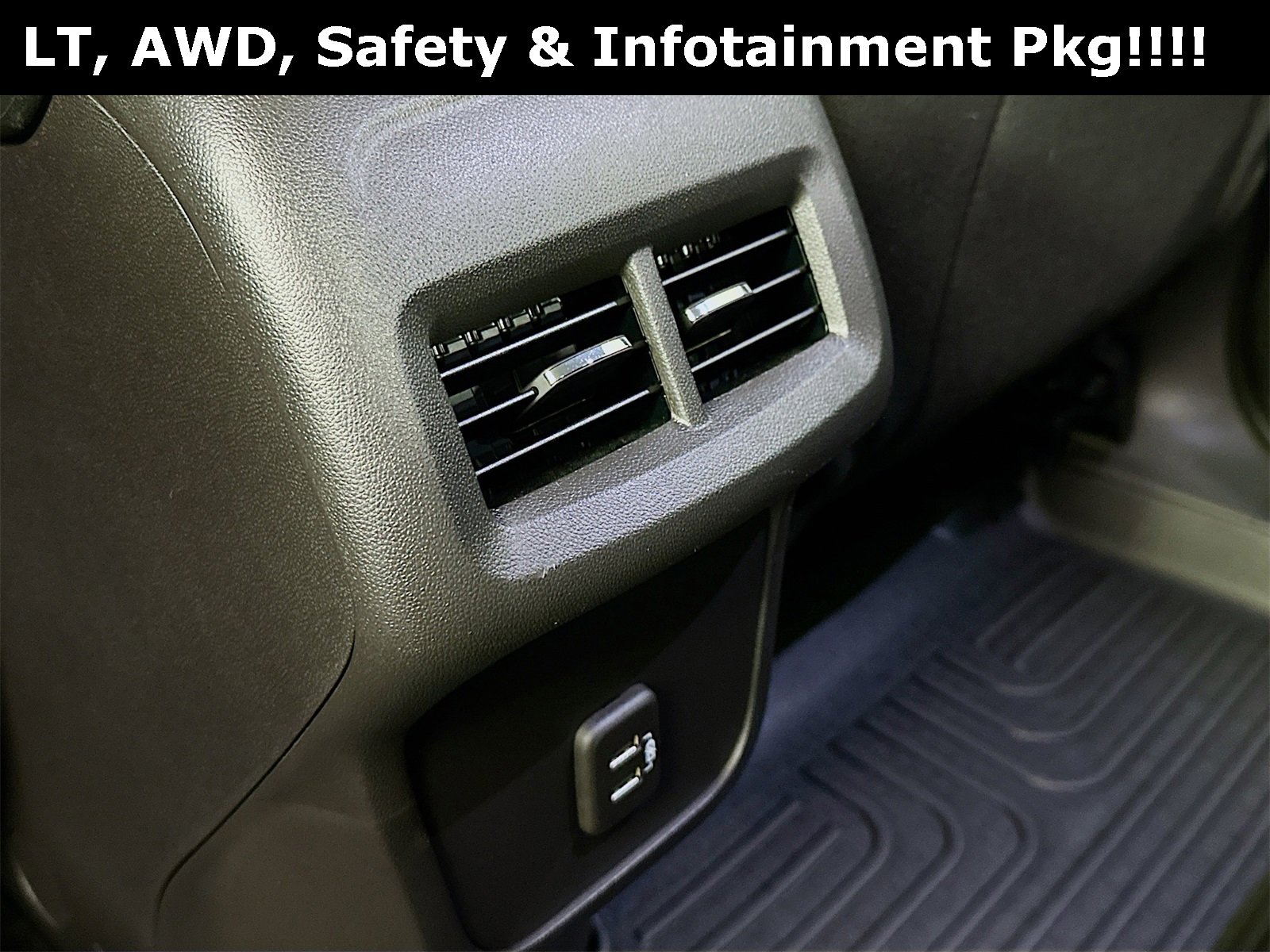 Used 2024 Chevrolet Equinox LT image 26