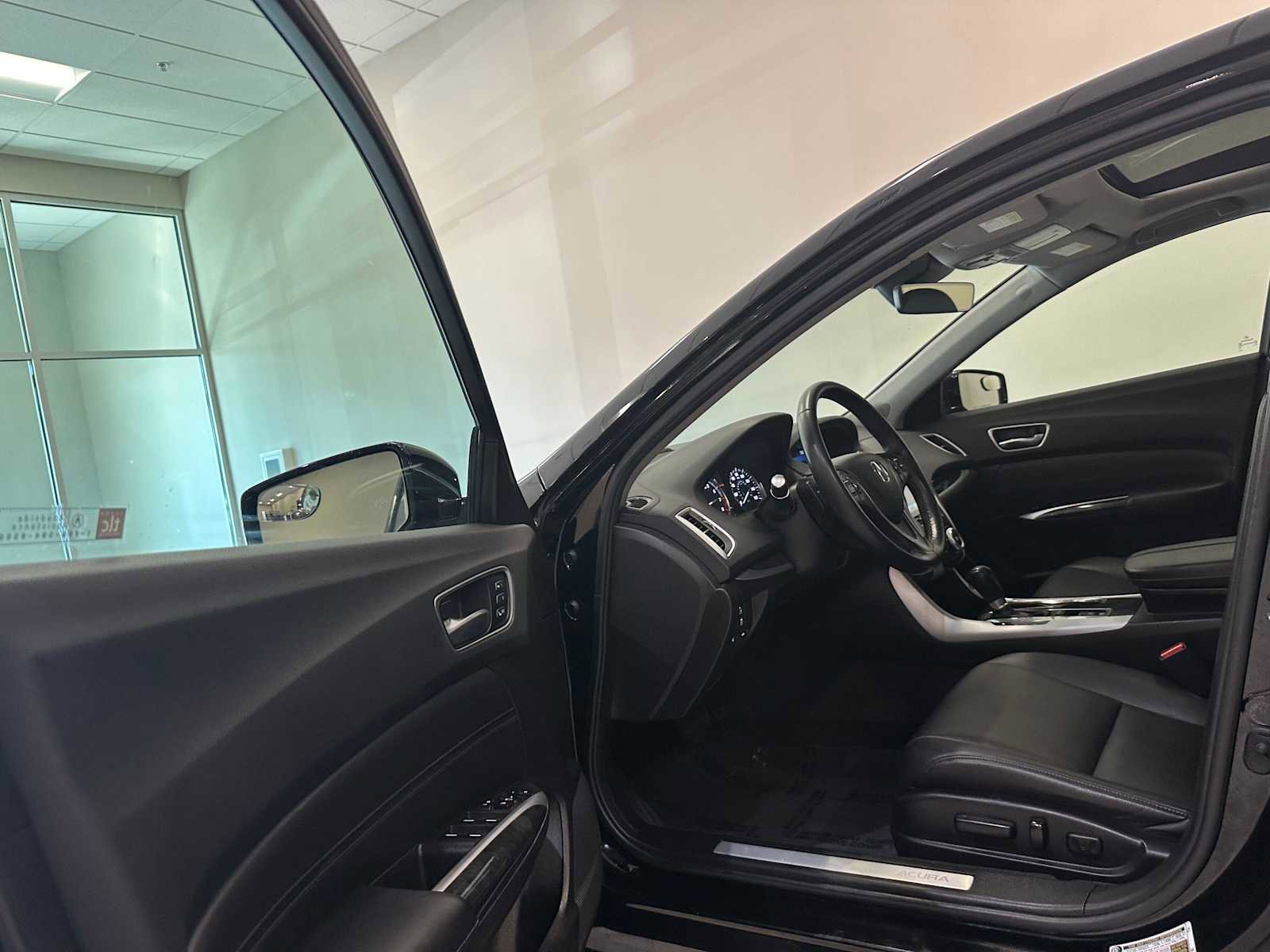 Used 2018 Acura TLX image 22