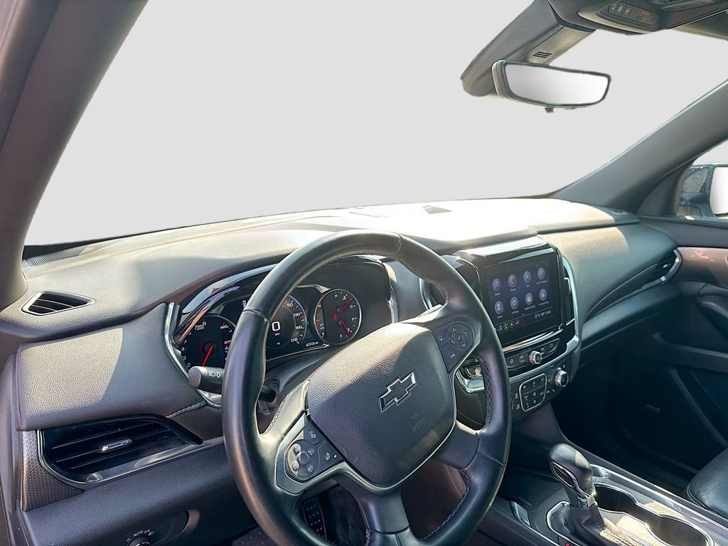 Used 2023 Chevrolet Traverse Premier w/ Redline Edition image 12