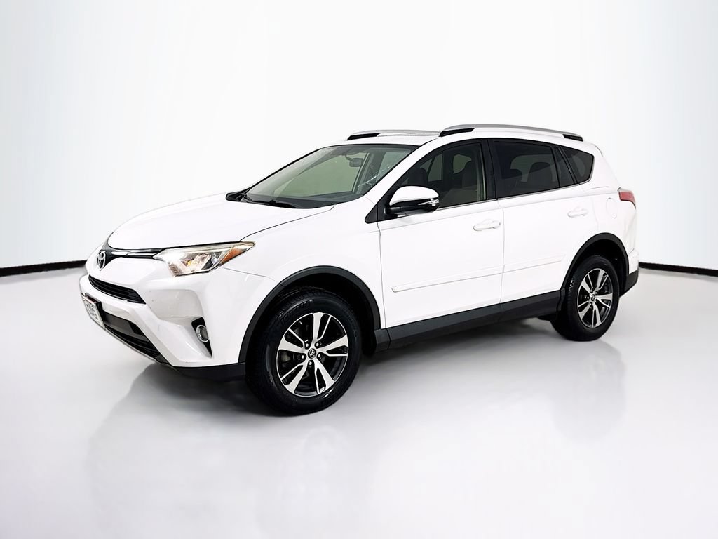 Used 2016 Toyota RAV4 XLE FWD image 2