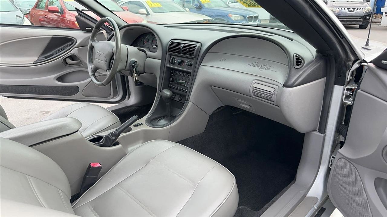 Used 2003 Ford Mustang Convertible image 31