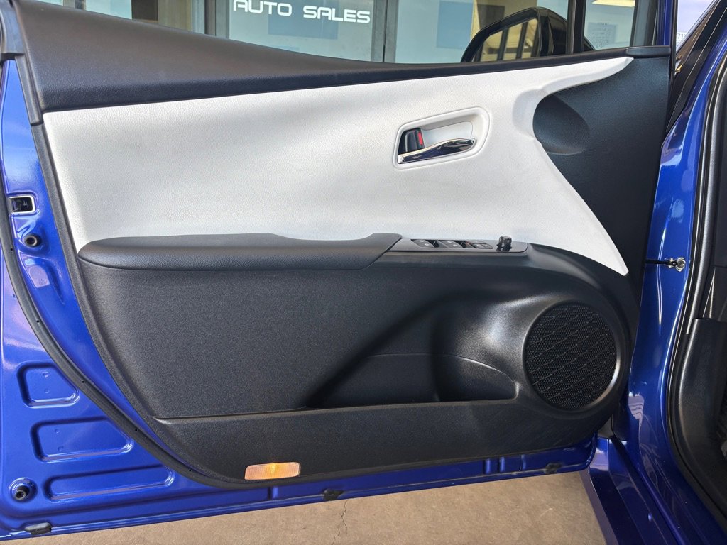 Used 2016 Toyota Prius Four image 15