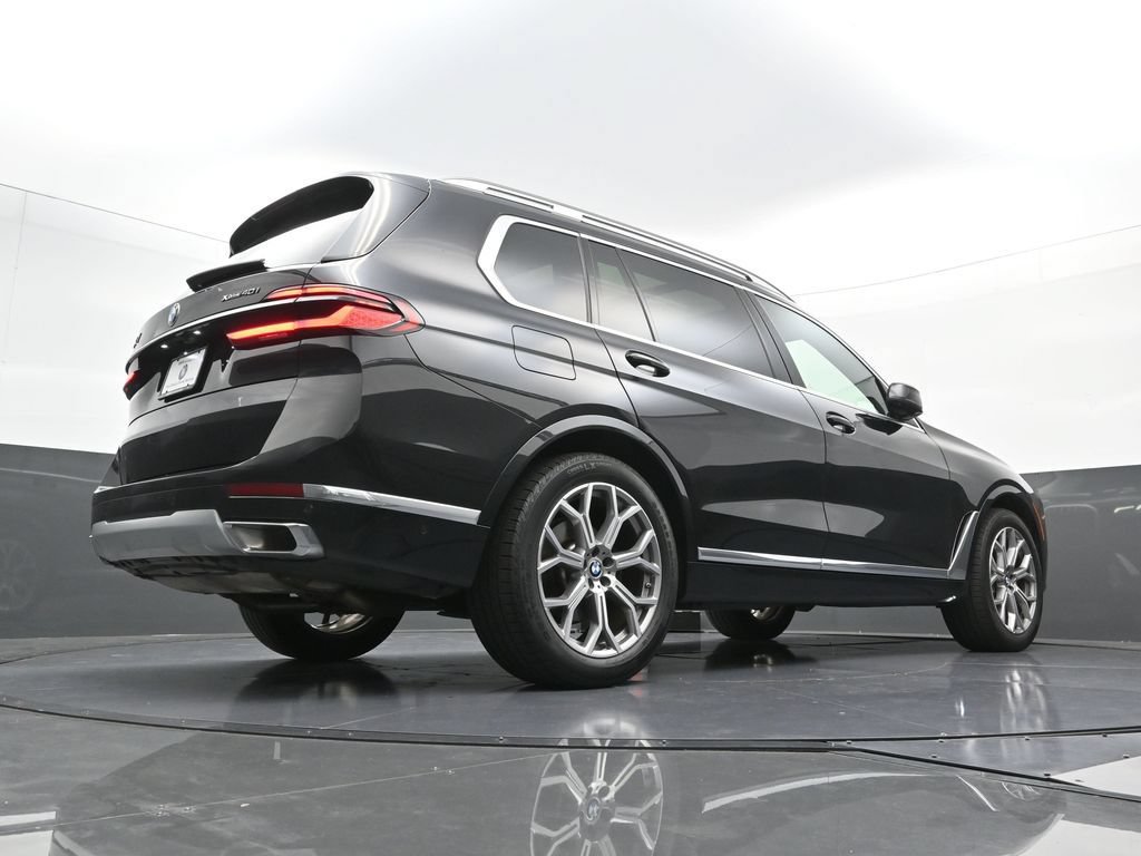 Used 2024 BMW X7 xDrive40i AWD/4WD image 30