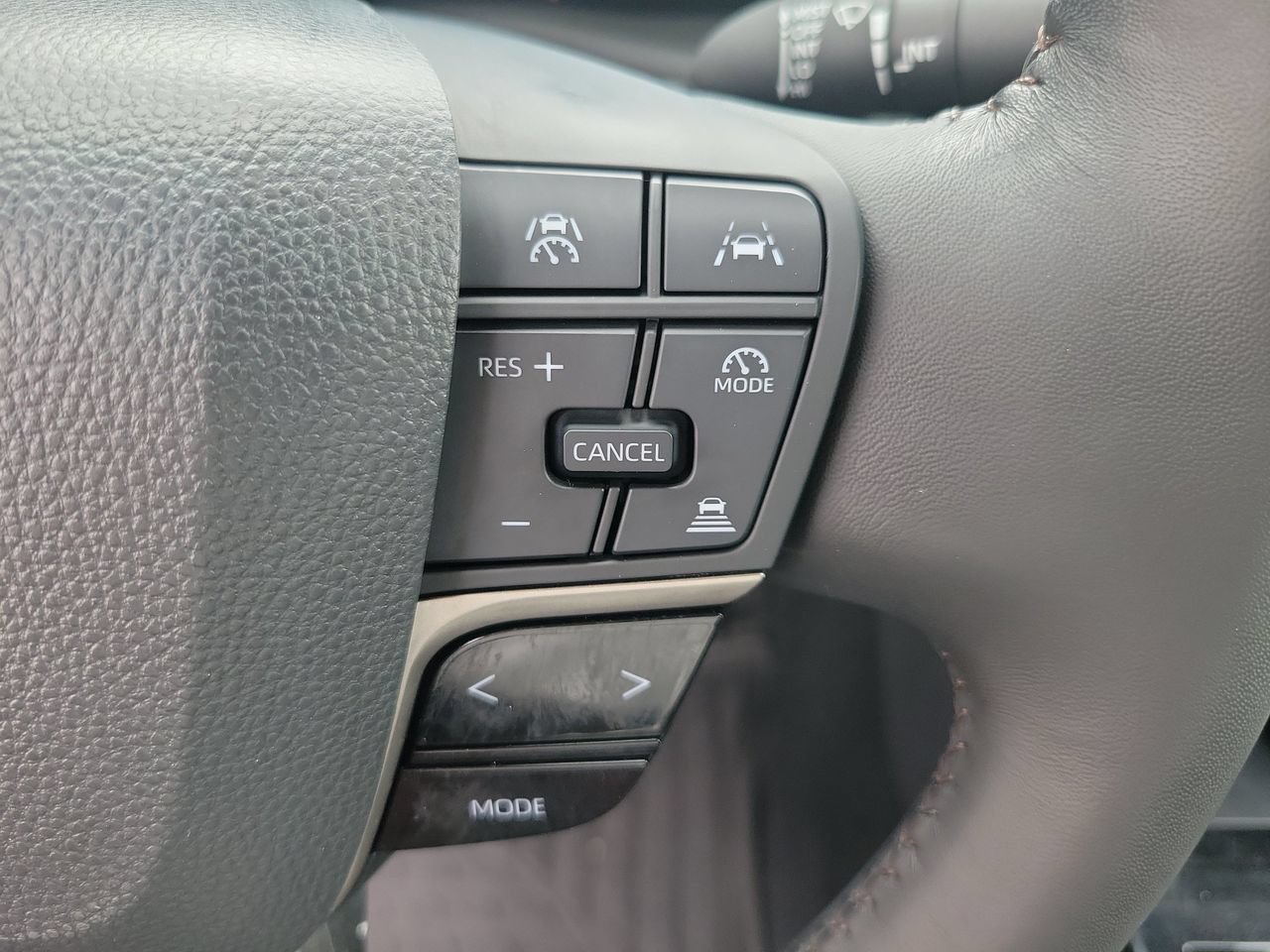 Used 2025 Toyota Camry XLE AWD/4WD image 21