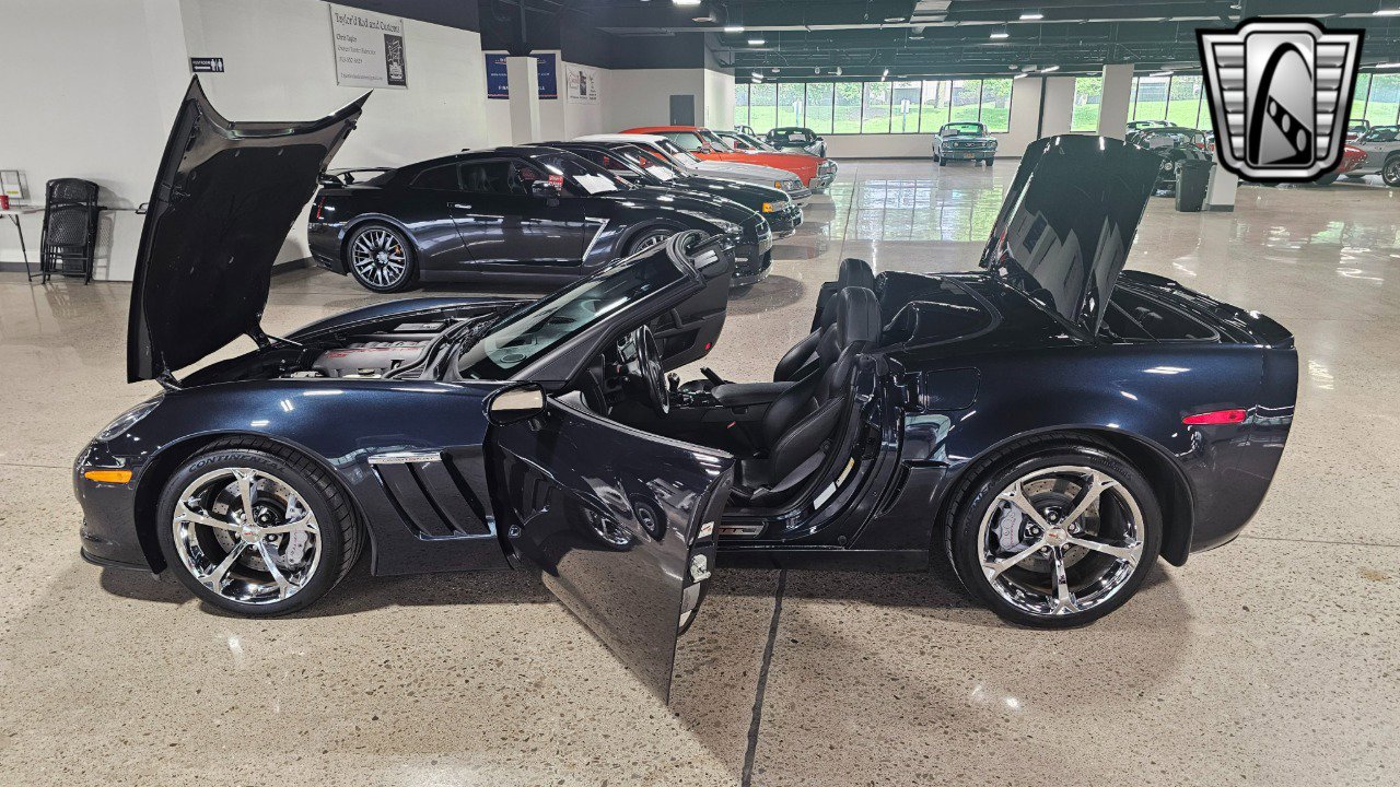 Used 2013 Chevrolet Corvette Grand Sport w/ 3LT Preferred Equipment Group image 18