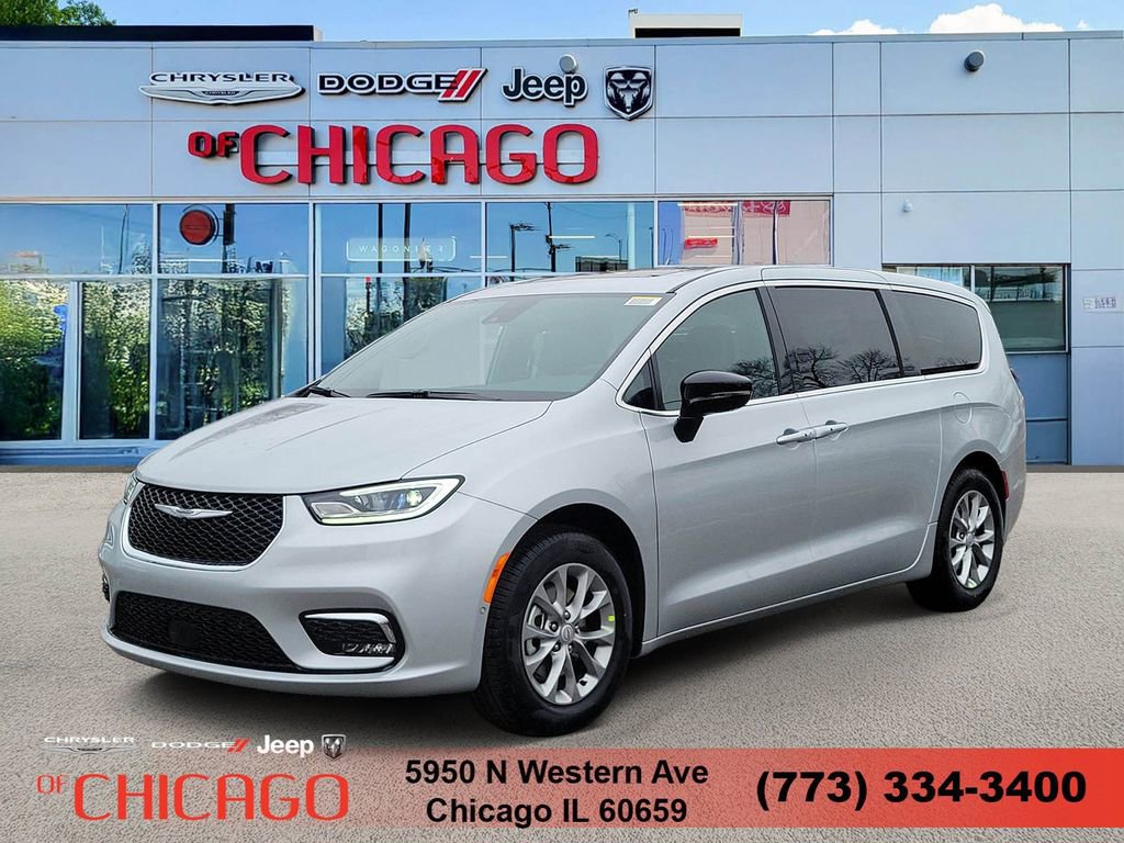 New 2026 Chrysler Pacifica Limited FWD image 2