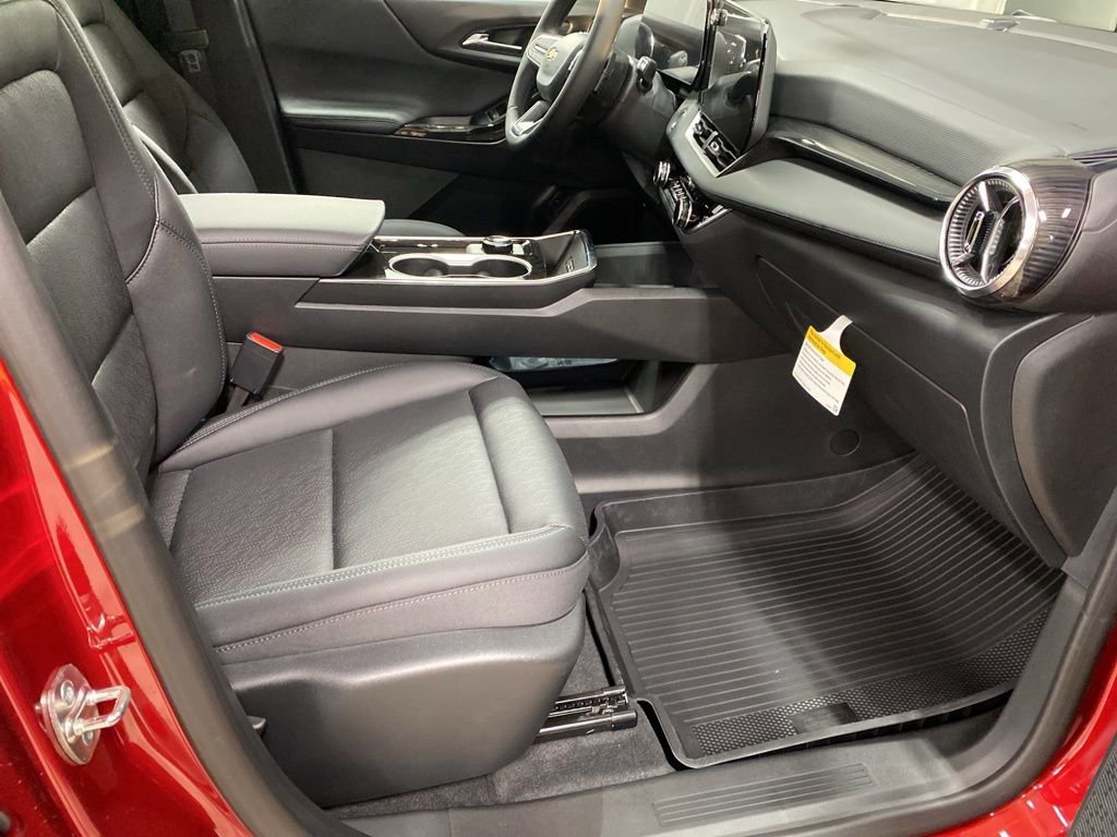 New 2026 Chevrolet Equinox LT w/ Convenience Package II AWD/4WD image 18