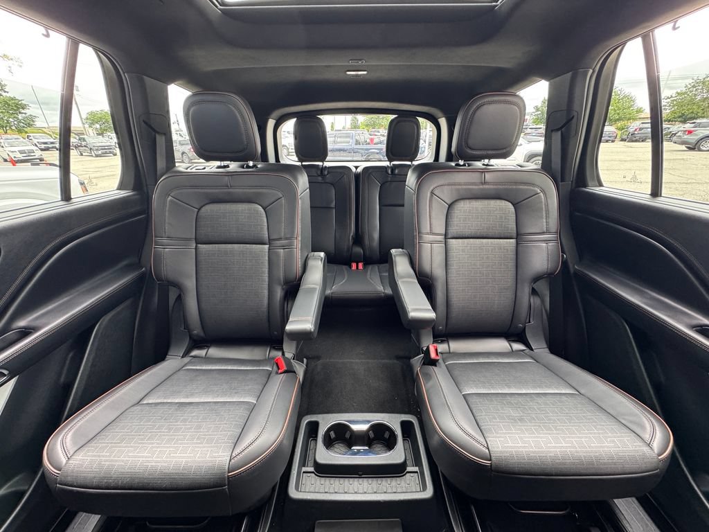 Used 2025 Lincoln Aviator Black Label AWD/4WD image 31
