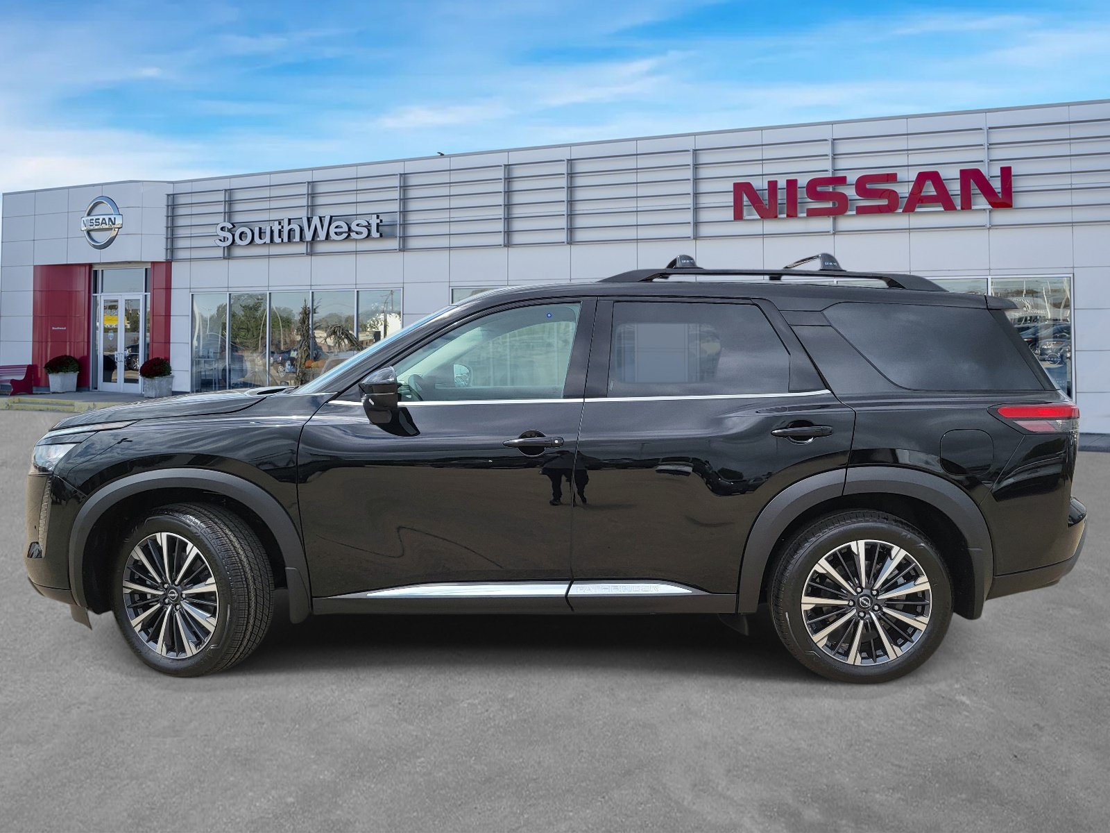 New 2026 Nissan Pathfinder Platinum w/ Cargo Package FWD image 8