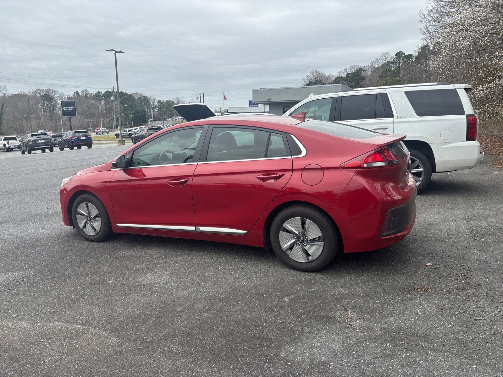 Used 2022 Hyundai Ioniq SE image 4