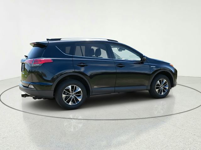 Used 2018 Toyota RAV4 LE AWD/4WD image 6