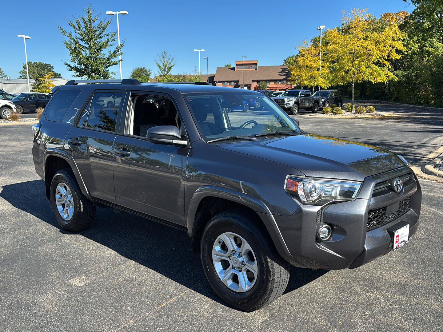 Used 2022 Toyota 4Runner SR5 AWD/4WD image 7
