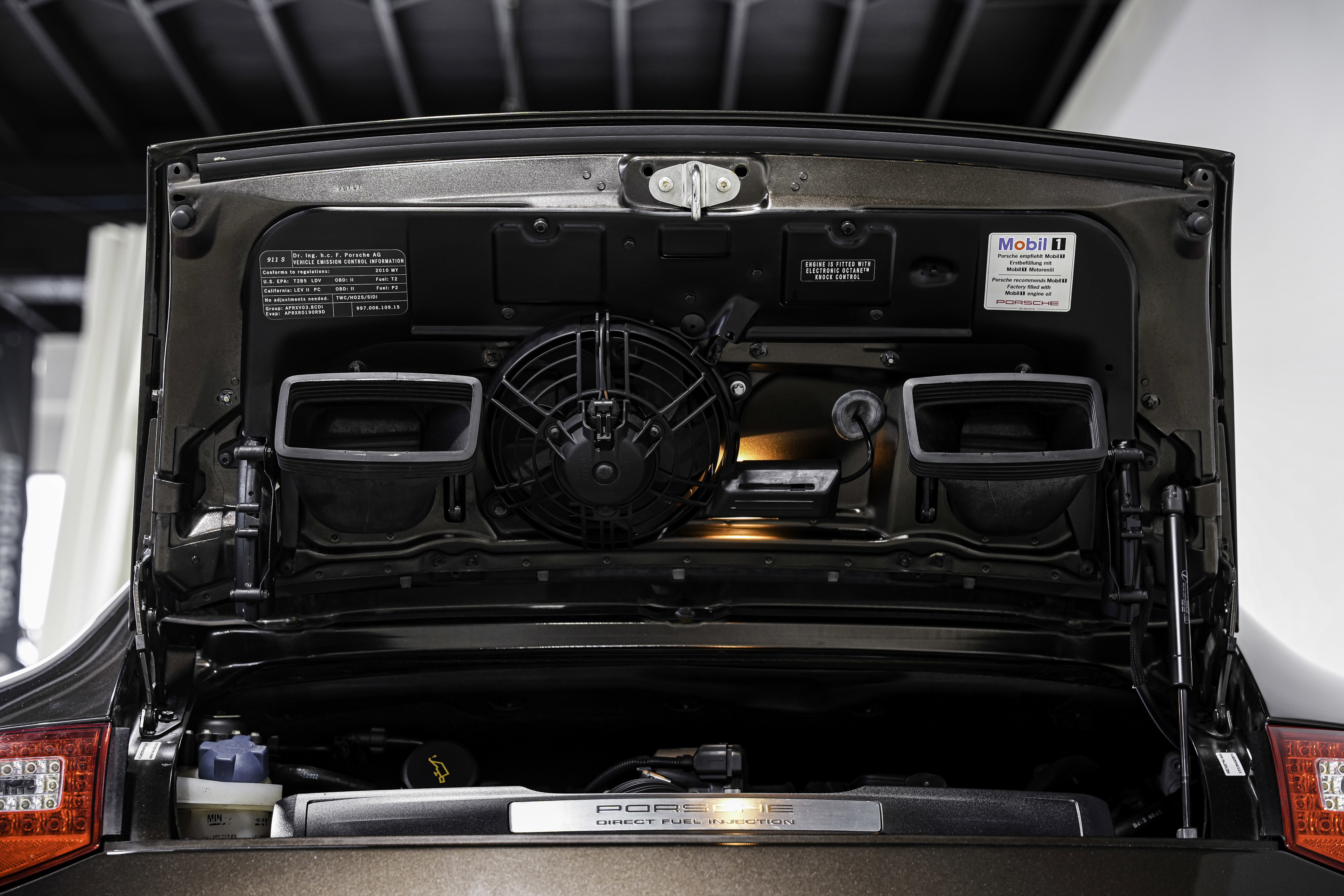 Used 2010 Porsche 911 Carrera S image 41