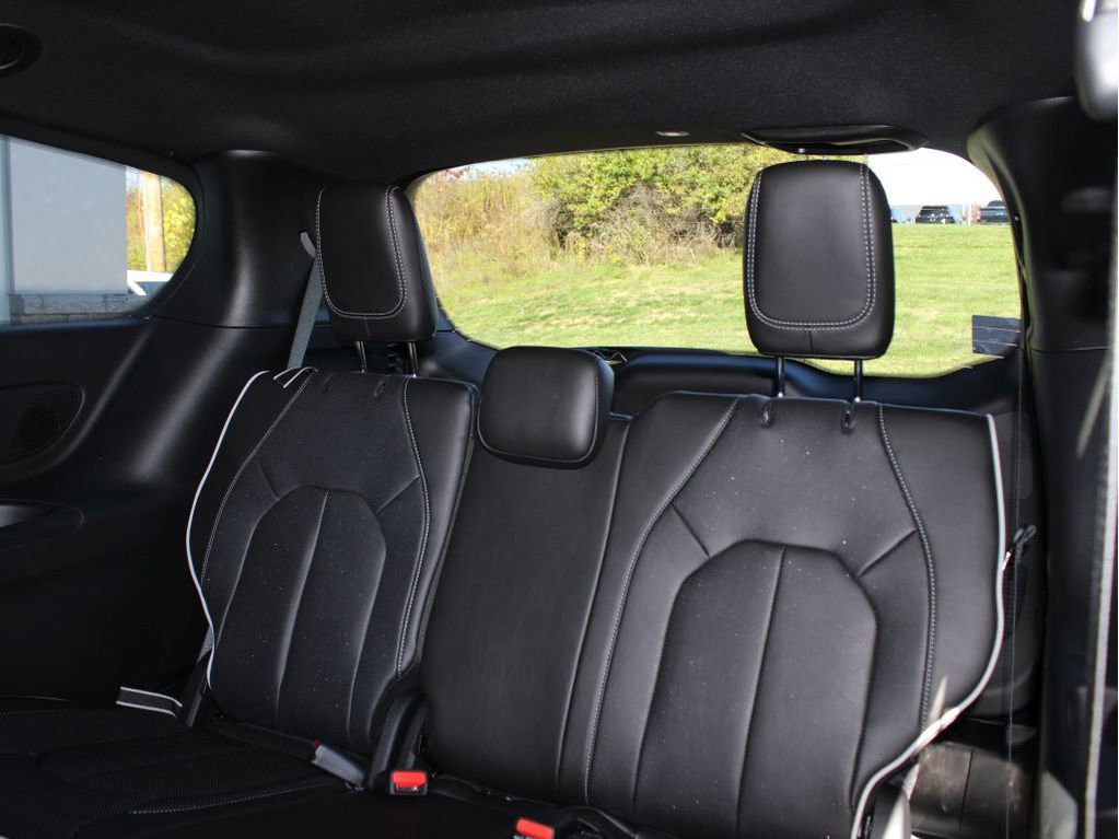 New 2026 Chrysler Pacifica Limited w/ S Appearance Package image 28