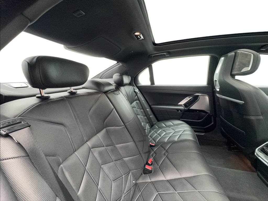 Used 2024 BMW 740i RWD image 29