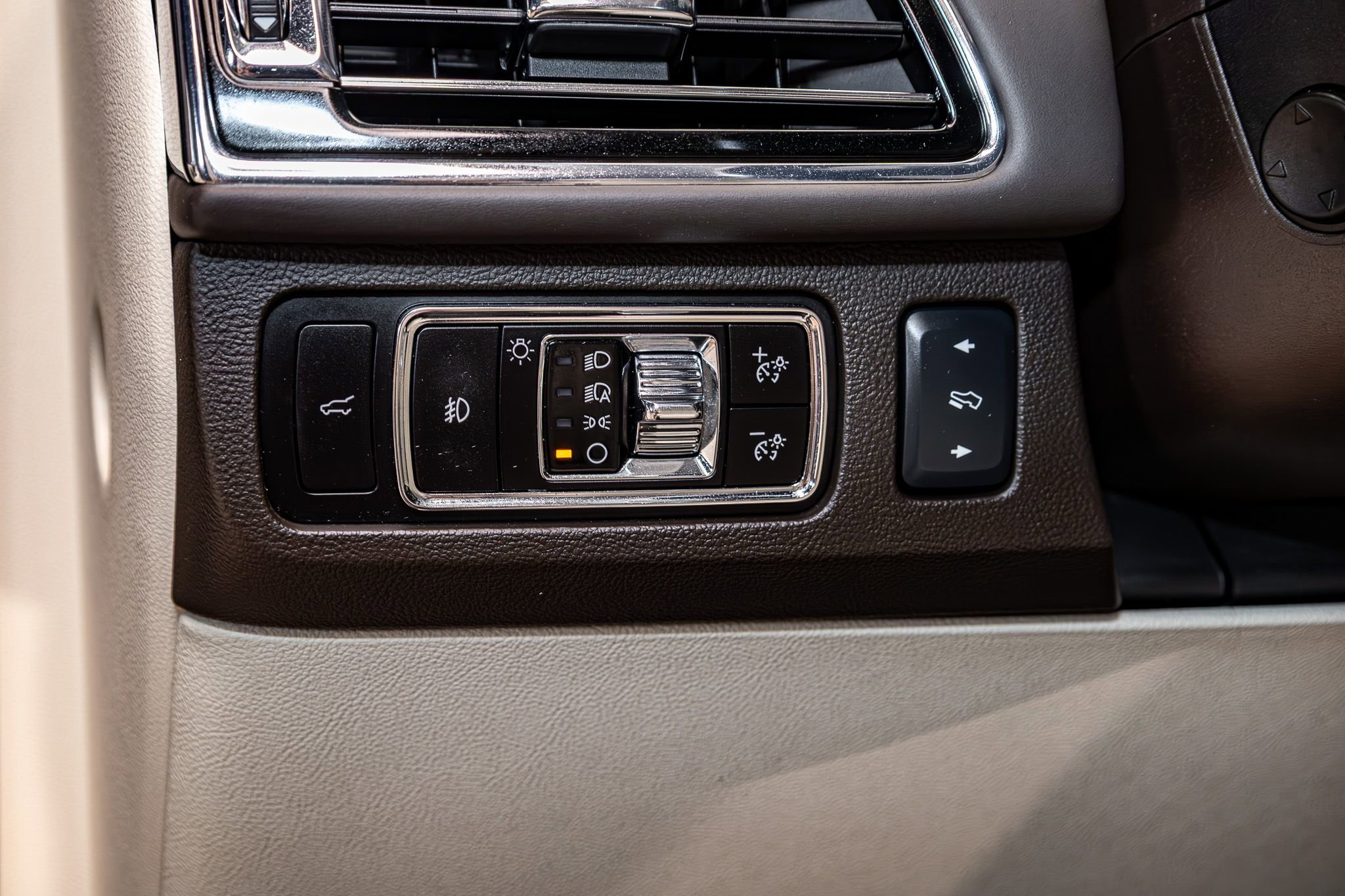 Used 2023 Lincoln Navigator L Black Label AWD/4WD image 17