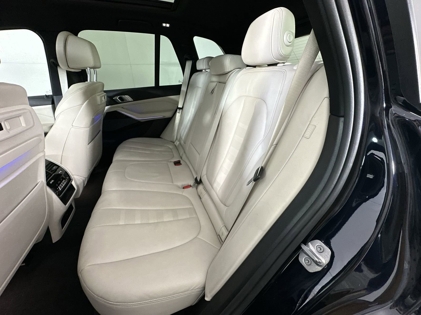 Used 2020 BMW X5 M50i w/ Premium Package AWD/4WD image 23