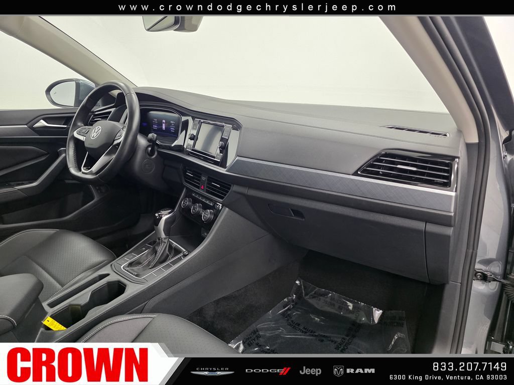 Used 2024 Volkswagen Jetta SE FWD image 13