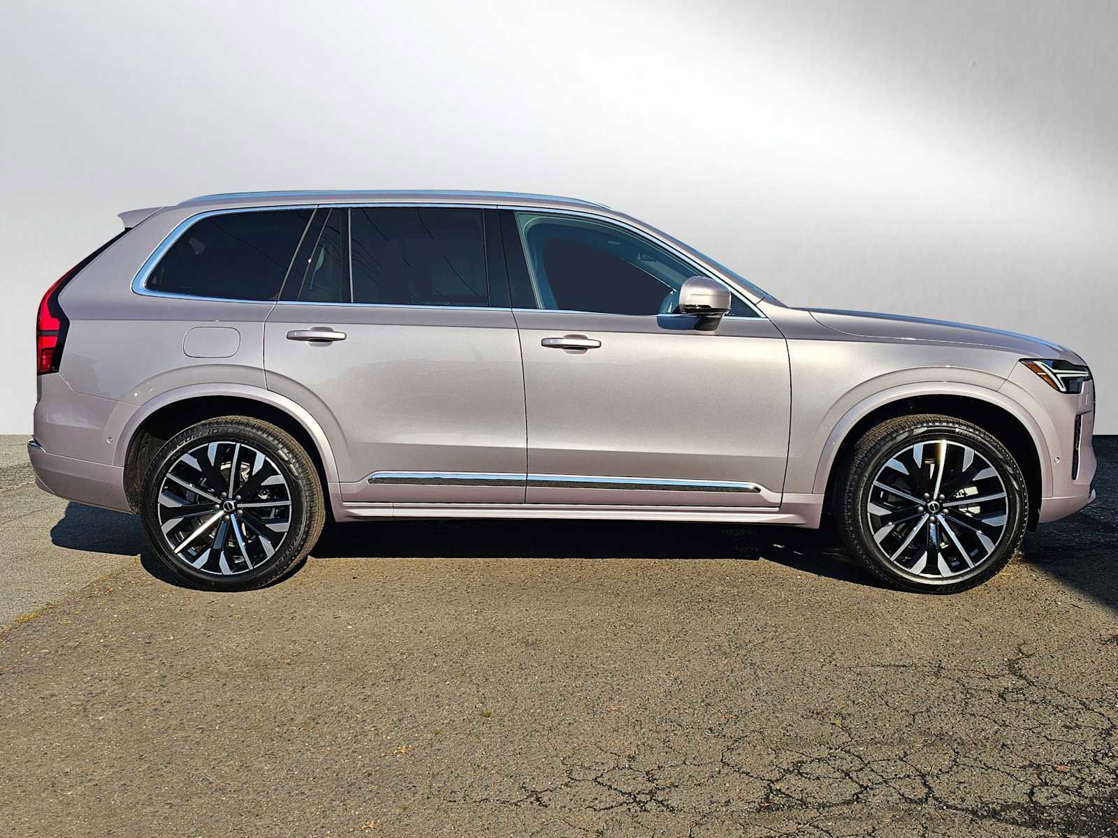 New 2026 Volvo XC90 B6 Plus image 8