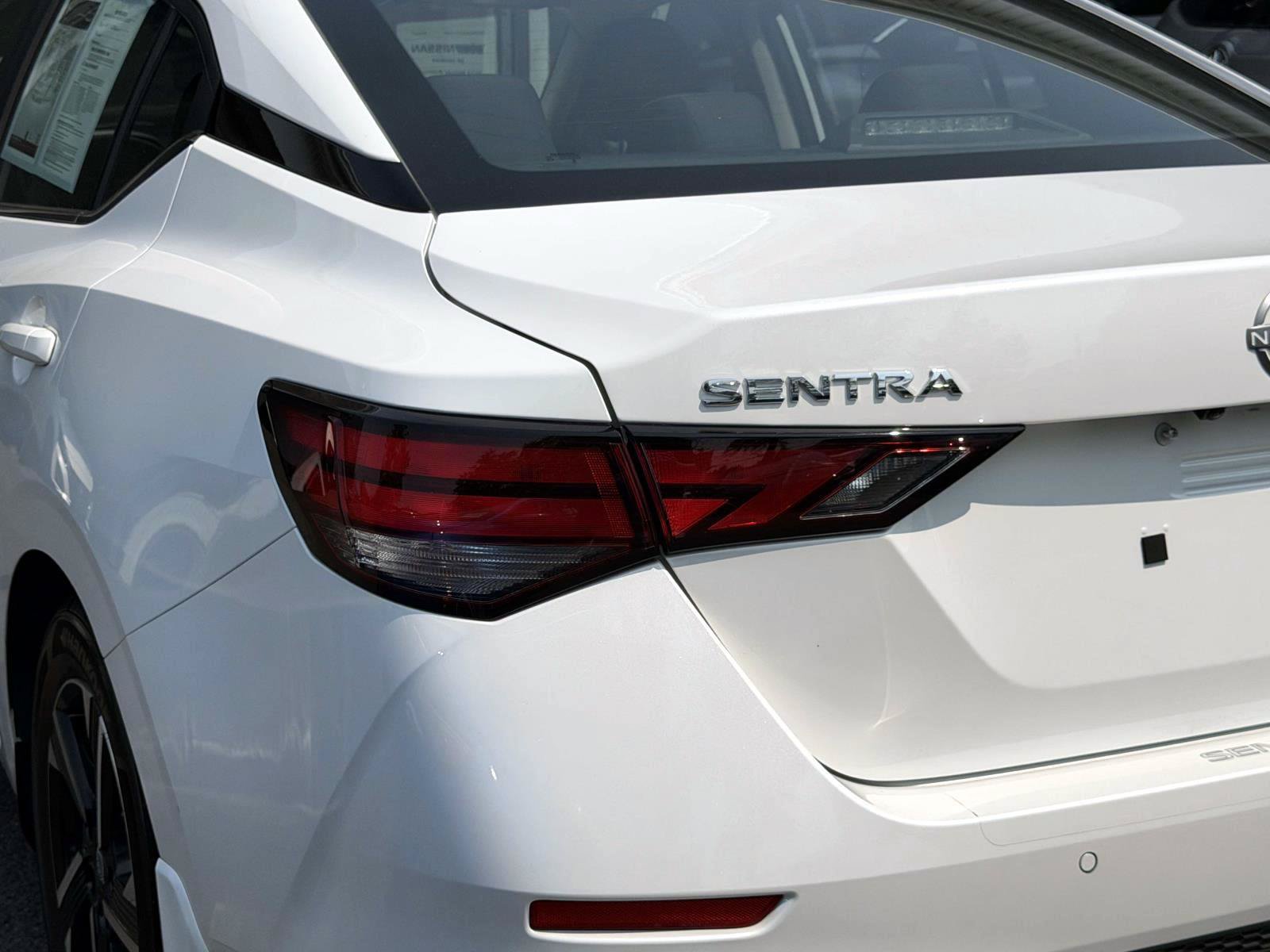 Used 2024 Nissan Sentra SV FWD image 10