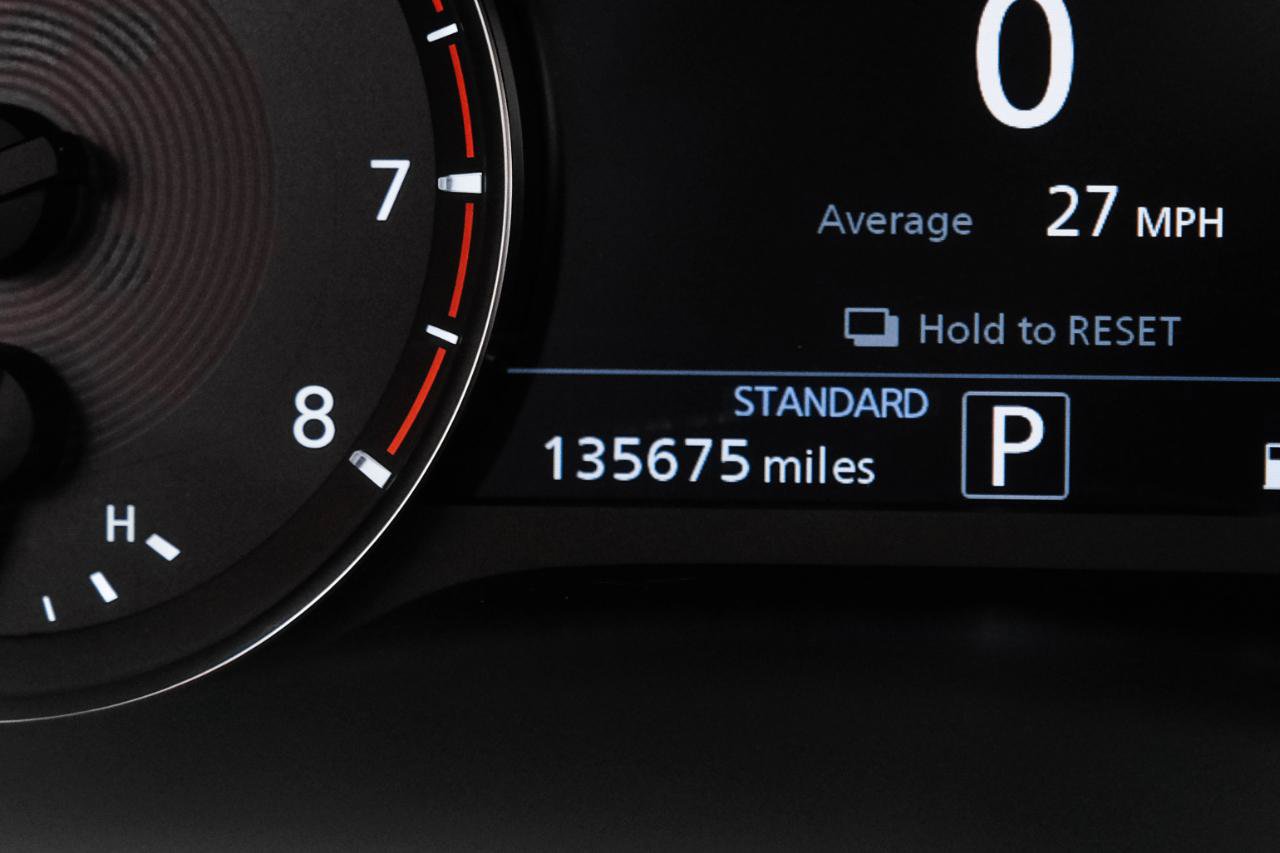Used 2019 INFINITI QX50 Luxe w/ Navigation Package FWD image 19