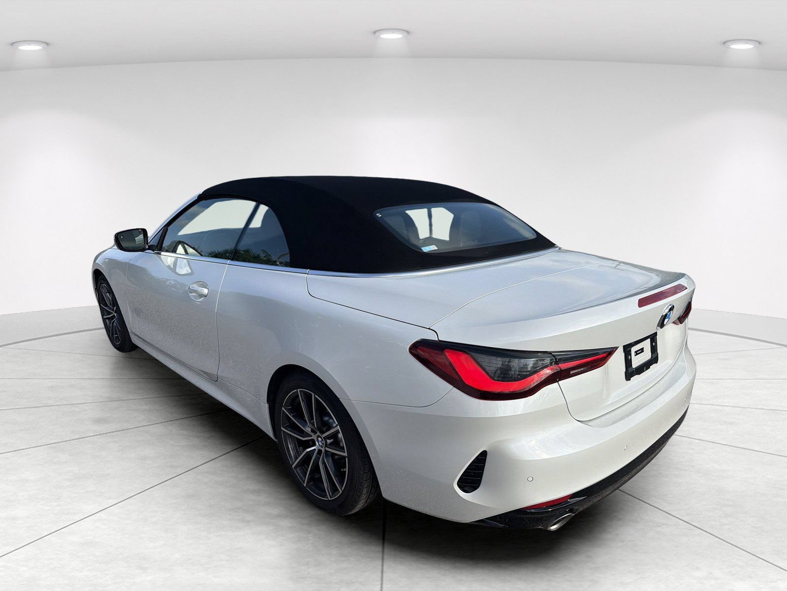 Used 2025 BMW 430i Convertible w/ Premium Package RWD image 6