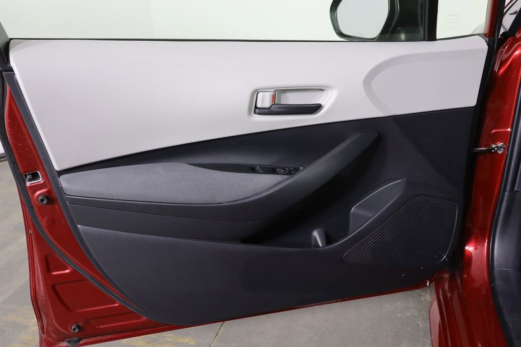 Used 2022 Toyota Corolla LE image 19
