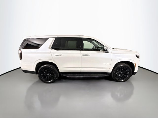 Used 2025 Chevrolet Tahoe Premier AWD/4WD image 9