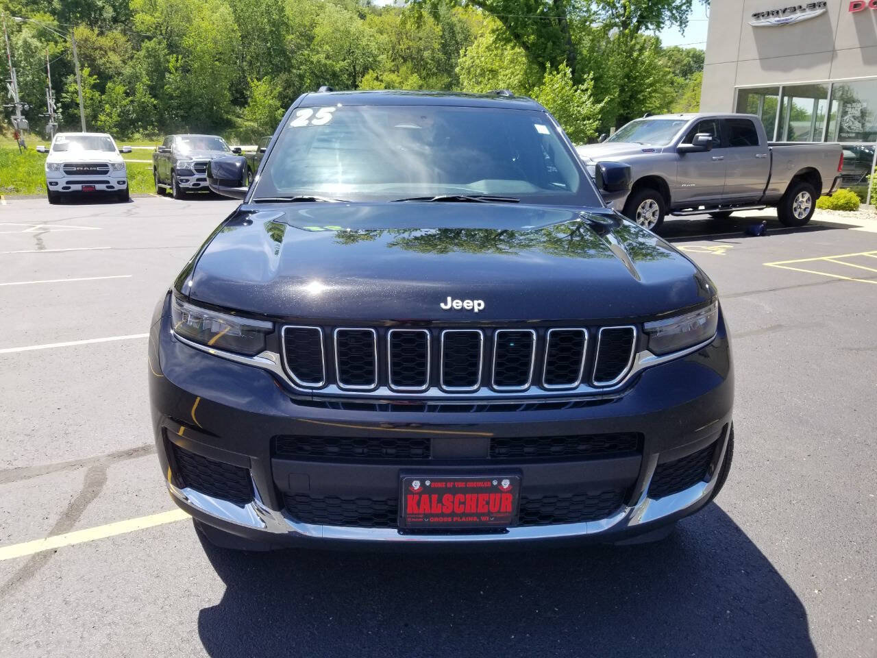 Certified 2025 Jeep Grand Cherokee L Laredo w/ Trailer Tow Package AWD/4WD image 2