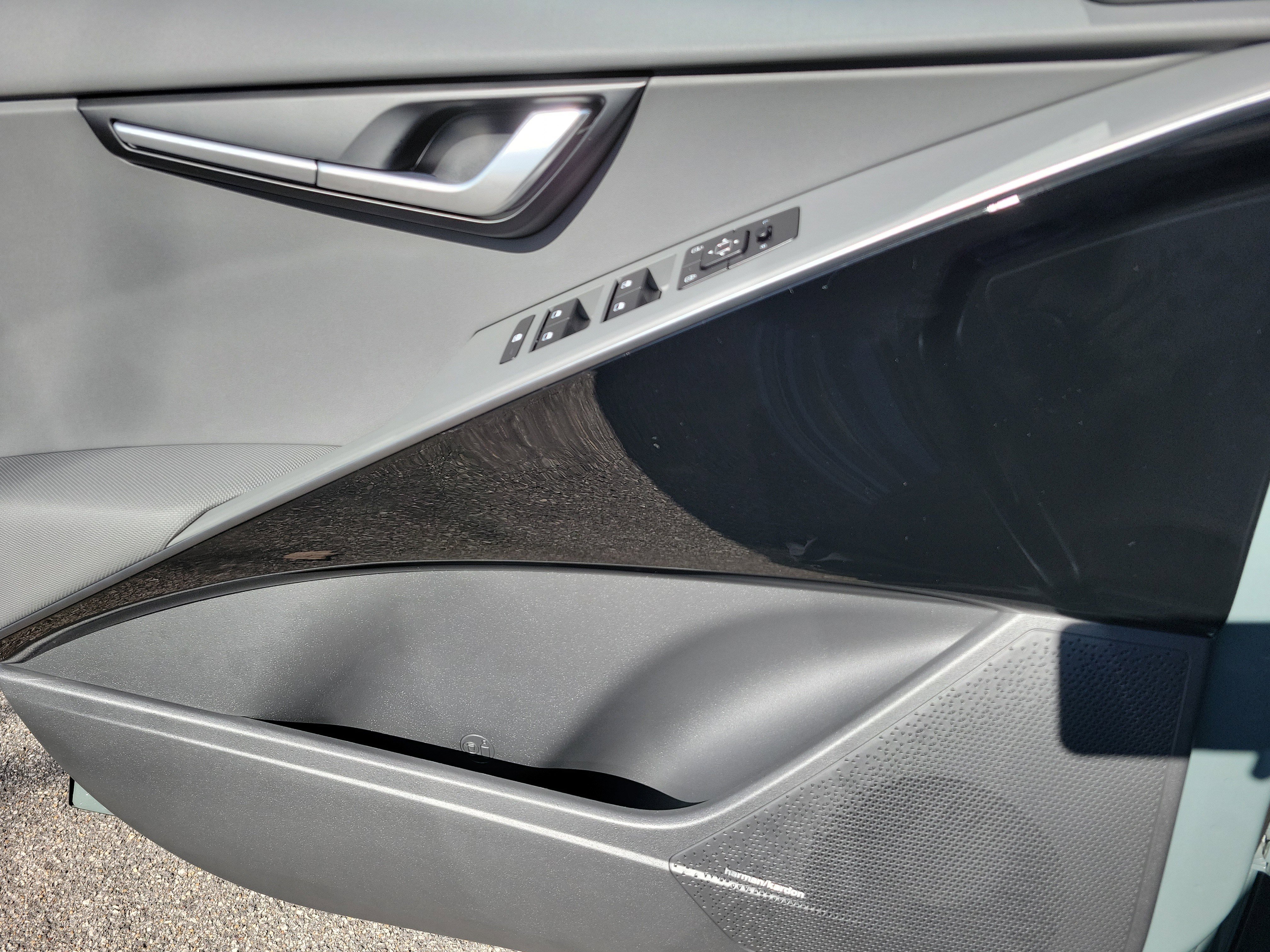 New 2026 Kia Niro EX w/ EX Premium Package FWD image 18