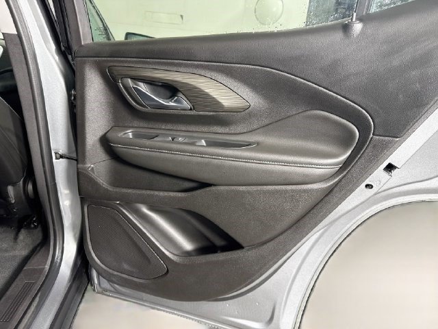 Used 2024 GMC Terrain SLT FWD image 27