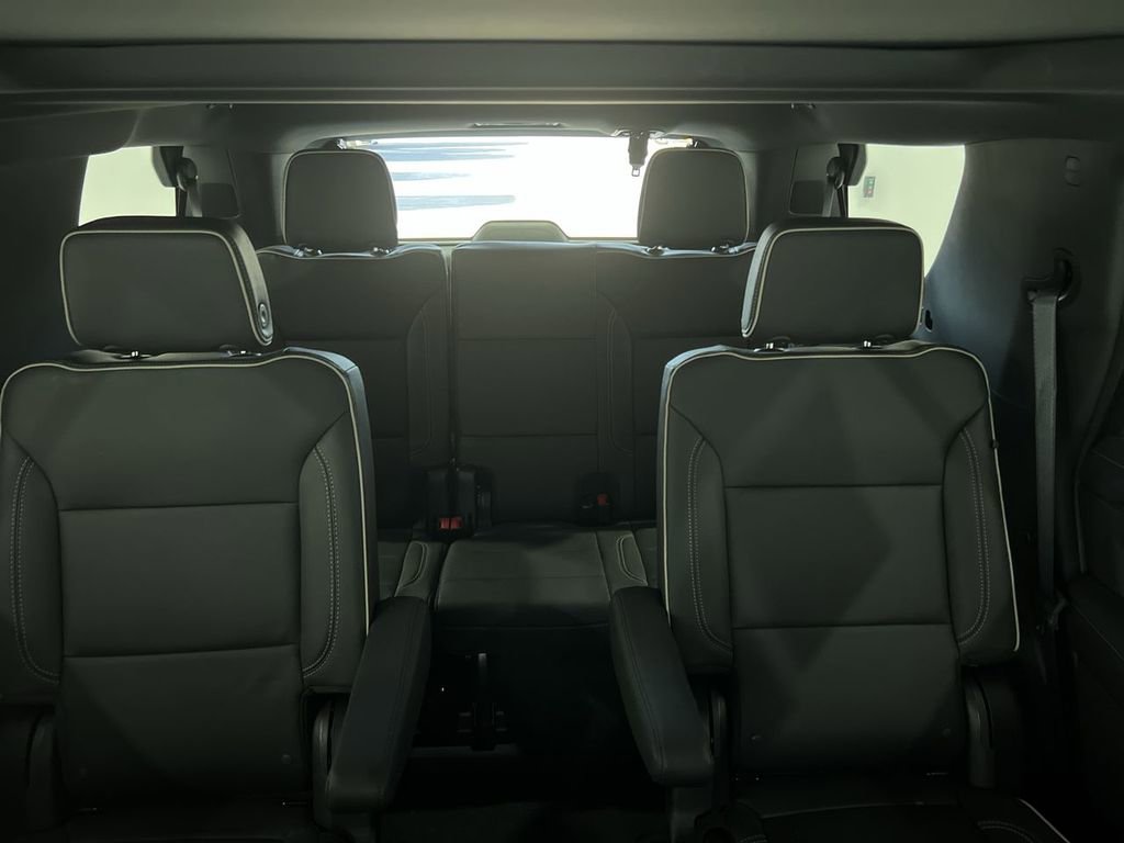 Used 2024 Chevrolet Tahoe Premier AWD/4WD image 24