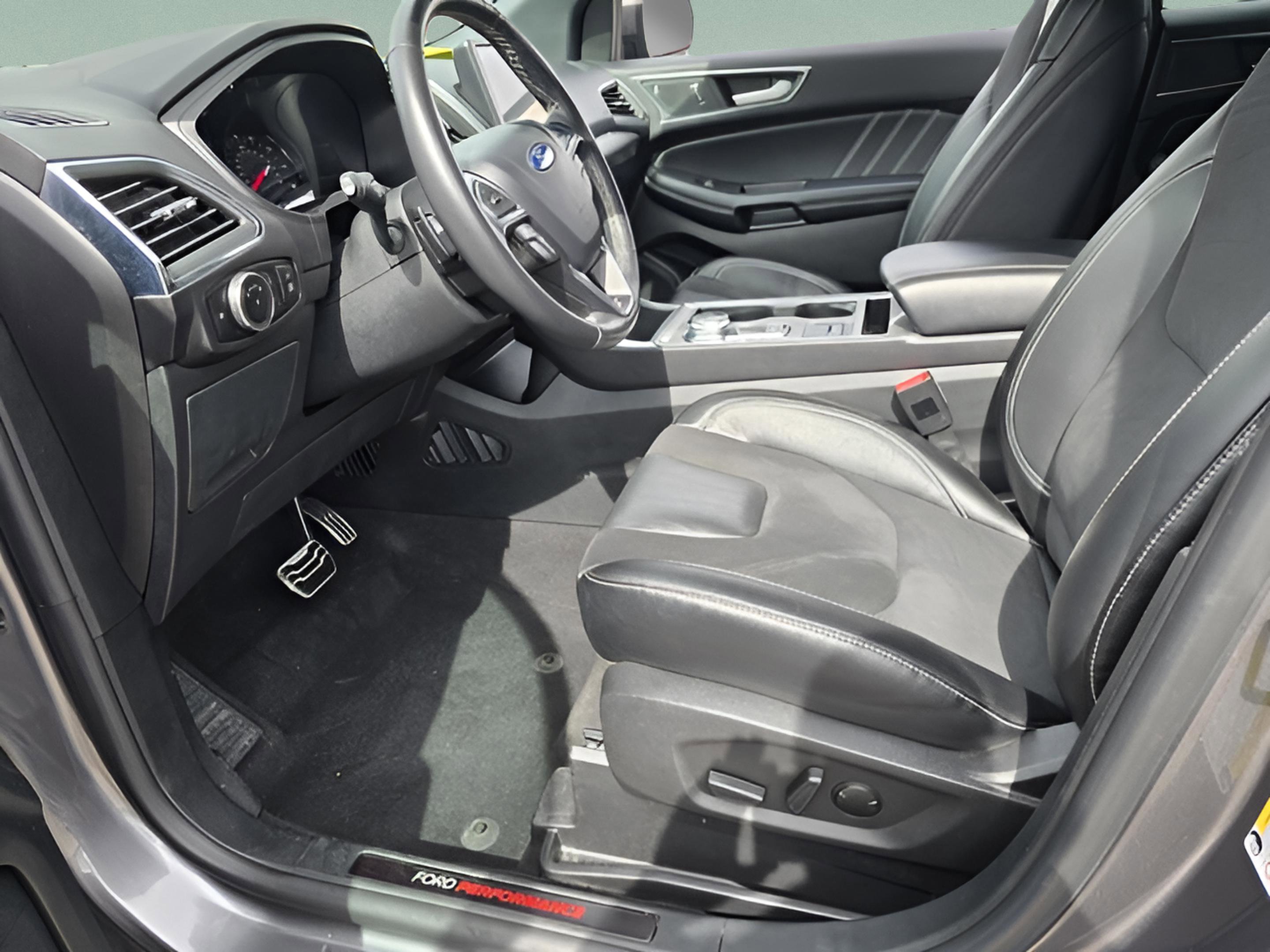 Used 2024 Ford Edge ST w/ Cold Weather Package image 6