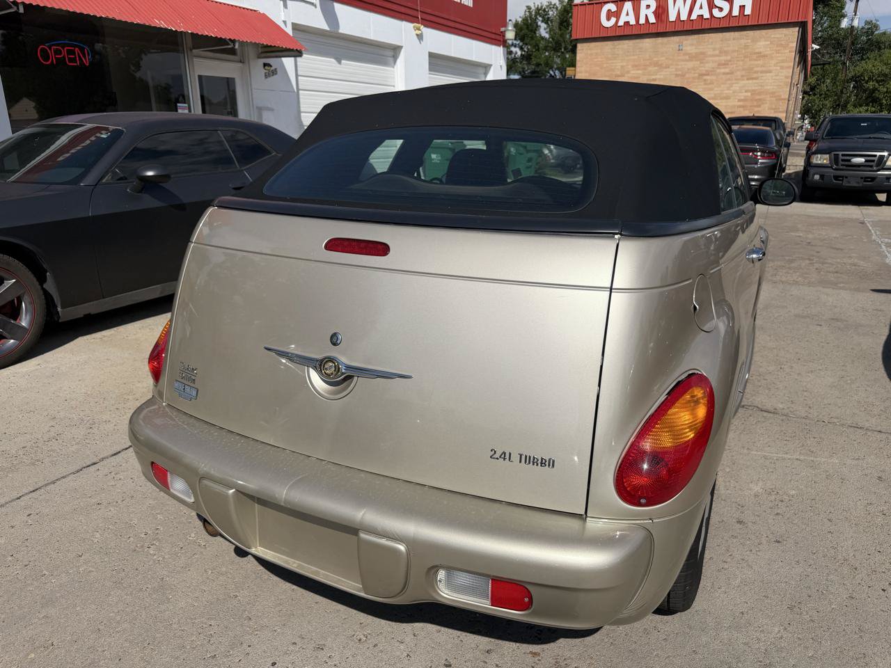 Used 2005 Chrysler PT Cruiser Touring FWD image 8
