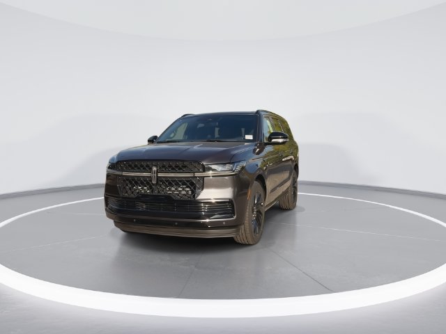 New 2027 Lincoln Navigator Reserve w/ Jet Appearance Package AWD/4WD image 3