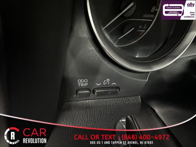 Used 2022 Toyota Camry SE FWD image 16