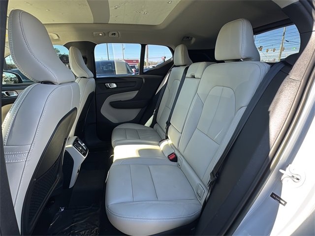 Used 2023 Volvo XC40 B5 Ultimate w/ Protection Package Premier image 12