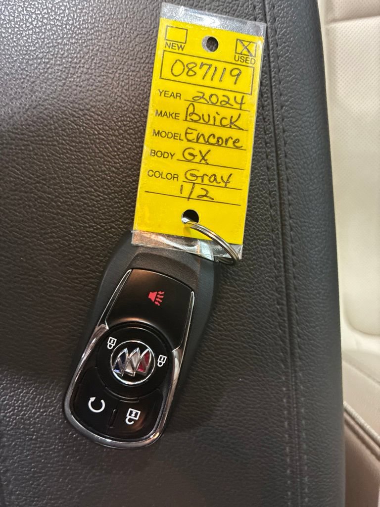 Used 2024 Buick Encore GX Sport Touring FWD image 17