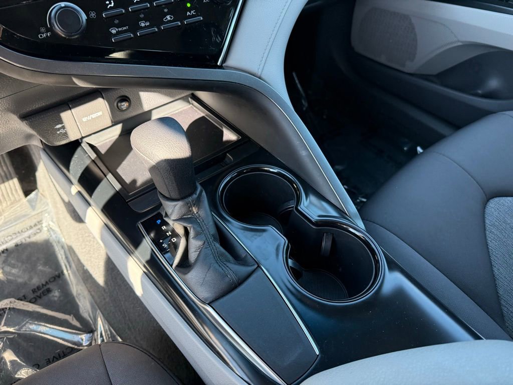 Used 2018 Toyota Camry LE image 13