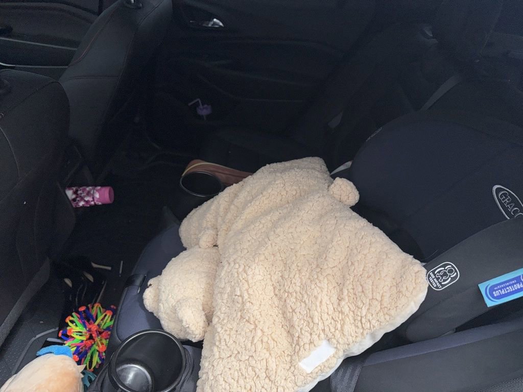 Certified 2025 Chevrolet Trax RS w/ Sunroof Package FWD image 37