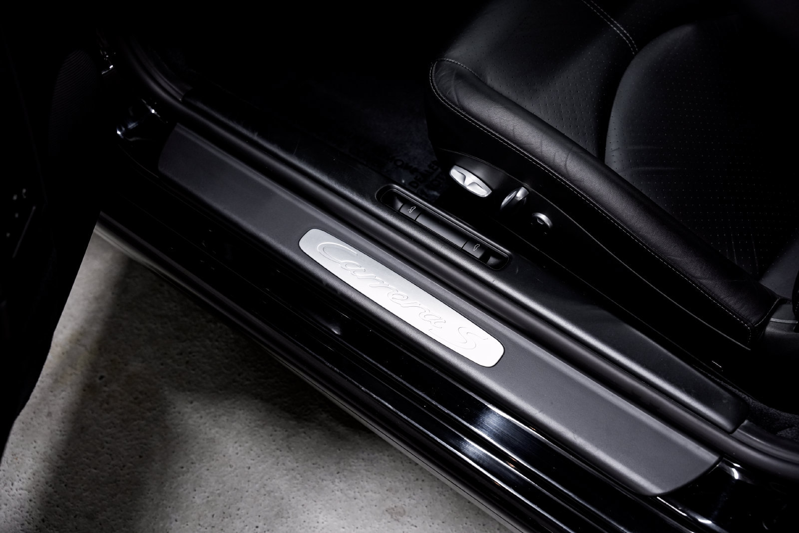 Used 2009 Porsche 911 Carrera S RWD image 21