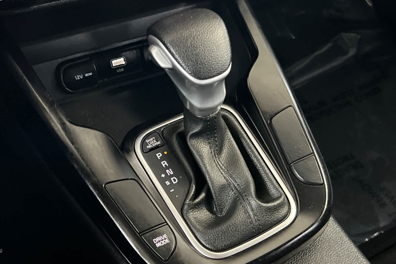 Used 2025 Kia Soul LX w/ LX Technology Package FWD image 22
