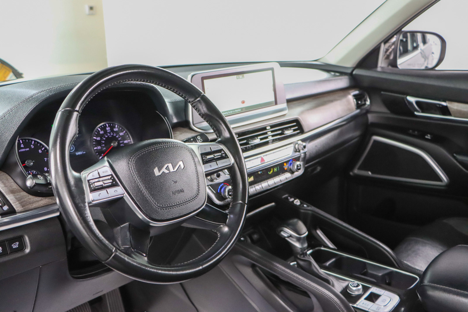 Used 2022 Kia Telluride EX FWD image 23