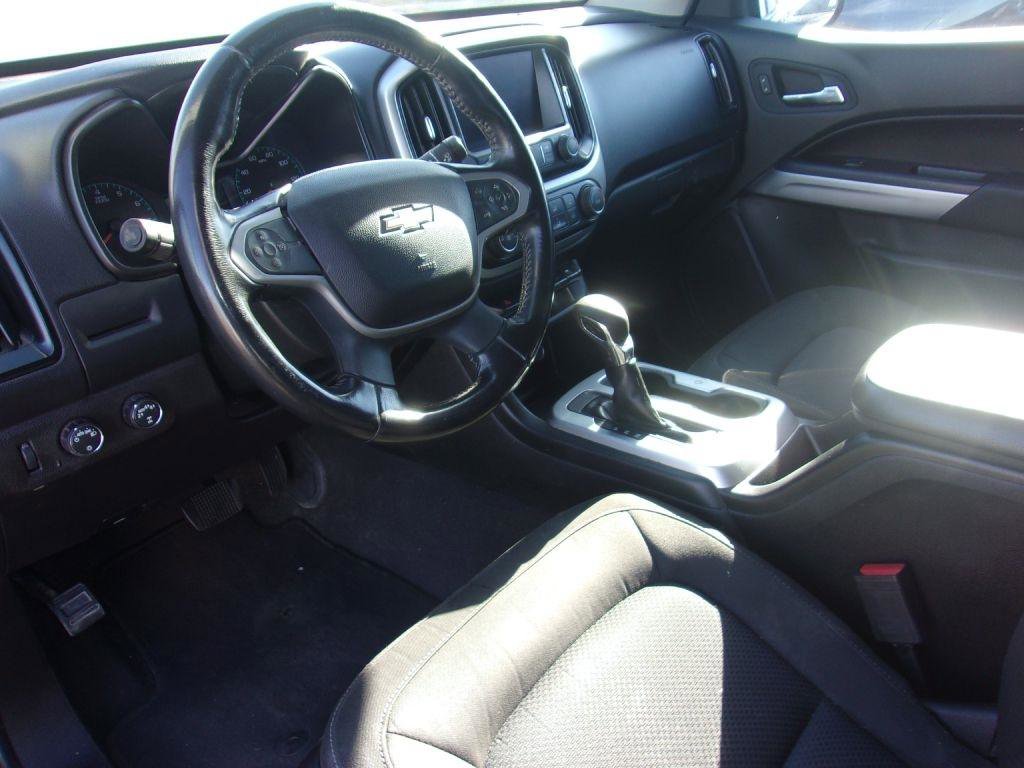 Used 2022 Chevrolet Colorado LT AWD/4WD image 7