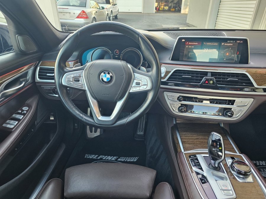 Used 2019 BMW 750i xDrive w/ Executive Package image 14